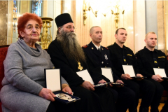 Баштионику уручена плакета Вечерњих новости Баштионику уручена плакета Вечерњих новости