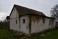 Баштионик у Мајским Пољанама и Глини