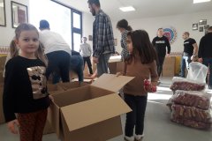 Припремљено 100 пакета помоћи