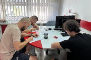 Добровољни даваоци крви током Видовданске акције у Заводу за трансфузијску медицину Бања Лука